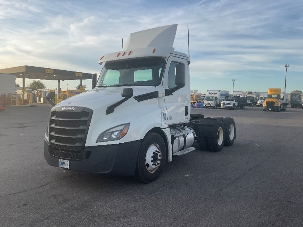 Day Cab Tractor-Heavy Duty Tractors-Freightliner-2020-T12664ST-Allen Park-MI-418,340\n\t\tmiles-$ 47,250 - Image 3