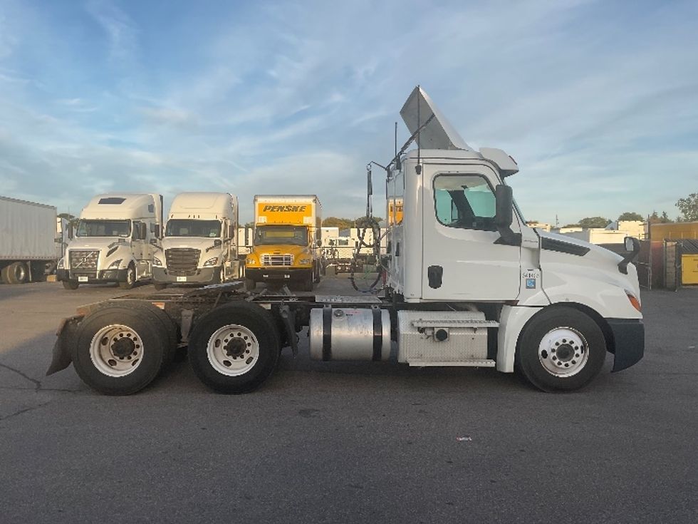 Day Cab Tractor-Heavy Duty Tractors-Freightliner-2020-T12664ST-Allen Park-MI-418,340\n\t\tmiles-$ 47,250 - Image 8