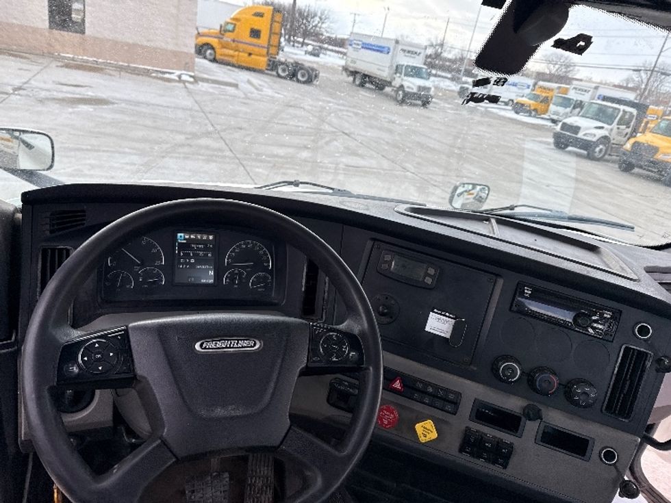 Day Cab Tractor-Heavy Duty Tractors-Freightliner-2020-T12664ST-Allen Park-MI-569,825\n\t\tmiles-$ 34,500 - Image 11