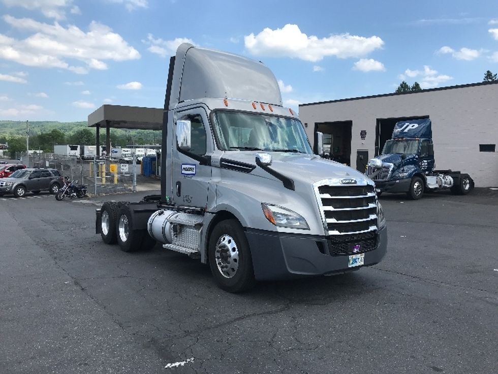 Day Cab Tractor-Heavy Duty Tractors-Freightliner-2020-T12664ST-Allentown-PA-249,309\n\t\tmiles-$ 59,000 - Image 1