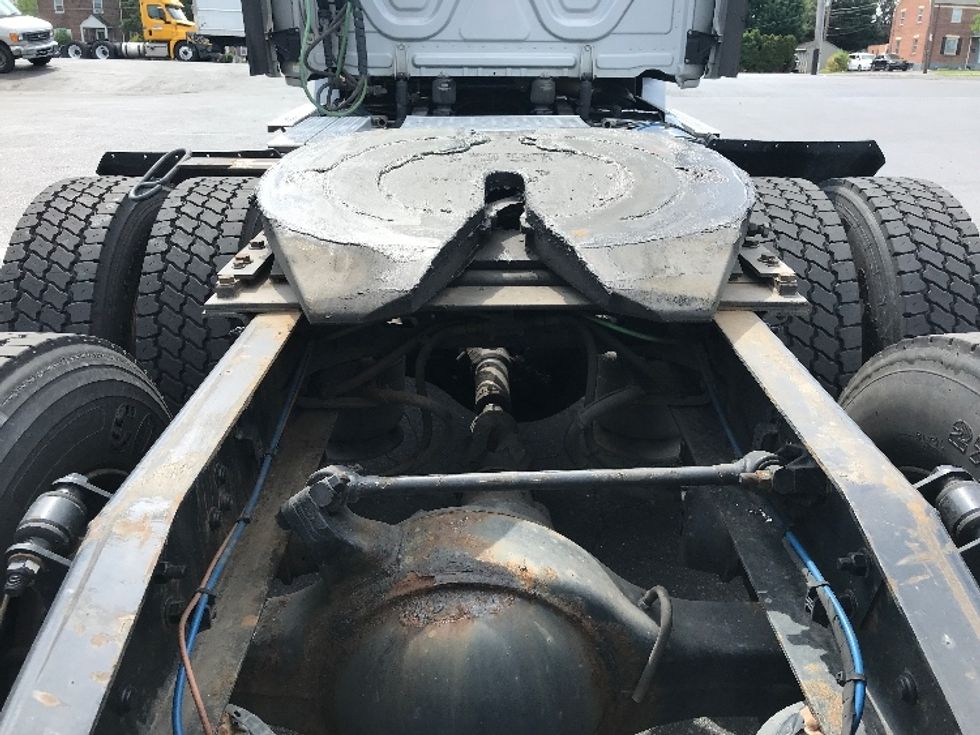 Day Cab Tractor-Heavy Duty Tractors-Freightliner-2020-T12664ST-Allentown-PA-249,309\n\t\tmiles-$ 59,000 - Image 6