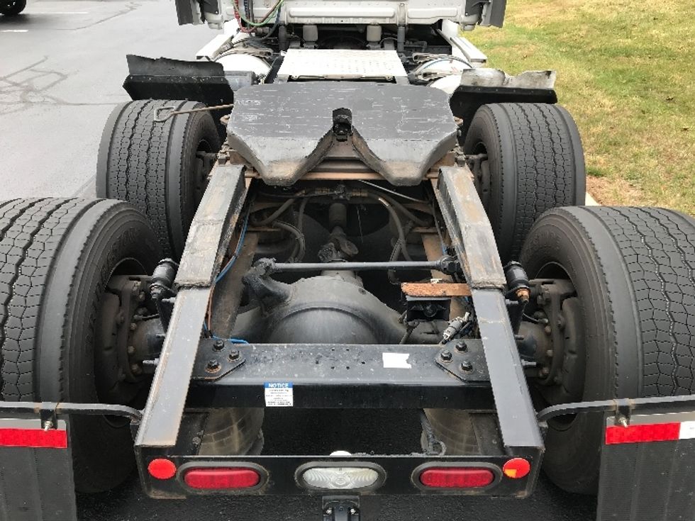 Day Cab Tractor-Heavy Duty Tractors-Freightliner-2020-T12664ST-Allentown-PA-356,630\n\t\tmiles-$ 47,500 - Image 6