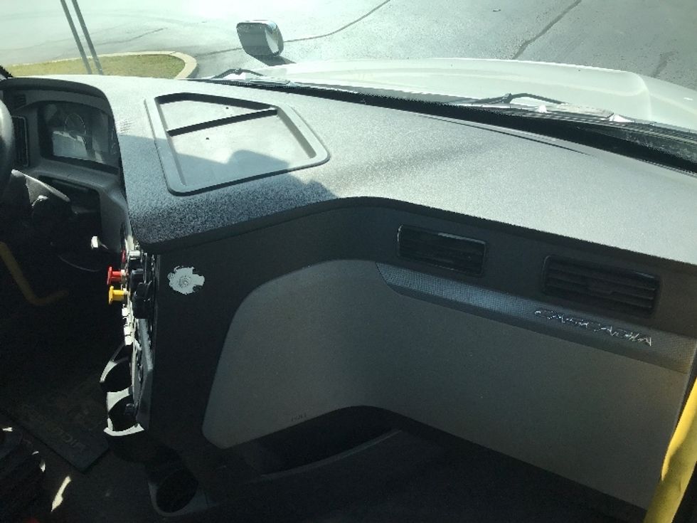 Day Cab Tractor-Heavy Duty Tractors-Freightliner-2020-T12664ST-Allentown-PA-377,948\n\t\tmiles-$ 59,500 - Image 13