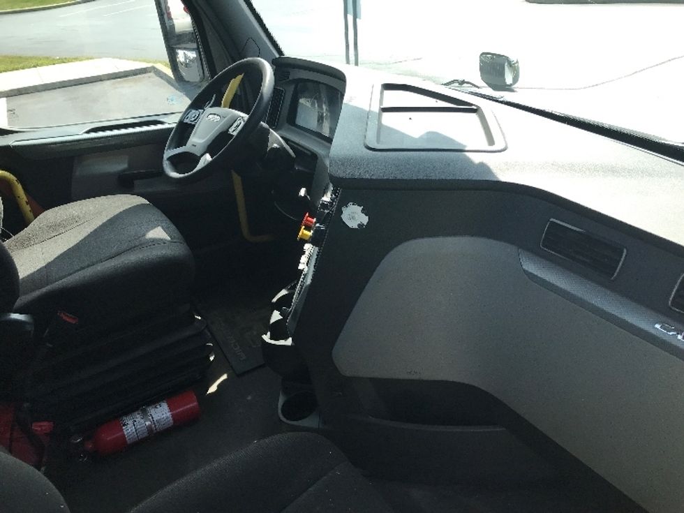 Day Cab Tractor-Heavy Duty Tractors-Freightliner-2020-T12664ST-Allentown-PA-377,948\n\t\tmiles-$ 59,500 - Image 14