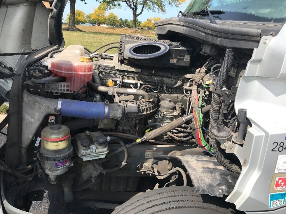 Day Cab Tractor-Heavy Duty Tractors-Freightliner-2020-T12664ST-Allentown-PA-377,948\n\t\tmiles-$ 59,500 - Image 16