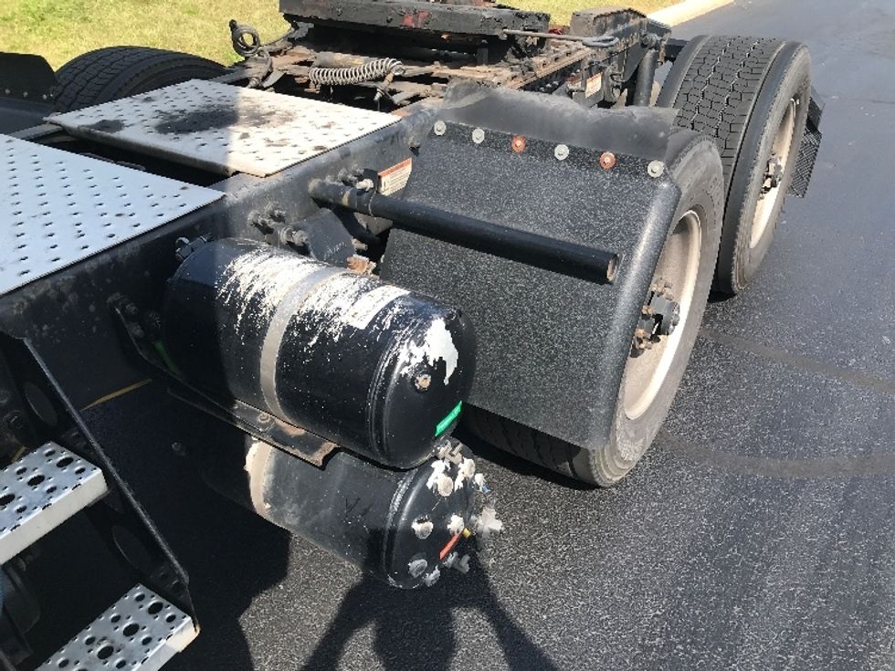 Day Cab Tractor-Heavy Duty Tractors-Freightliner-2020-T12664ST-Allentown-PA-377,948\n\t\tmiles-$ 59,500 - Image 20