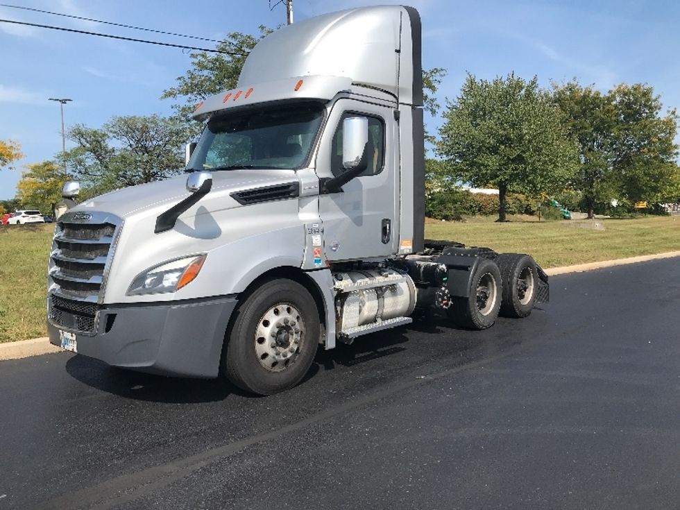 Day Cab Tractor-Heavy Duty Tractors-Freightliner-2020-T12664ST-Allentown-PA-377,948\n\t\tmiles-$ 59,500 - Image 3