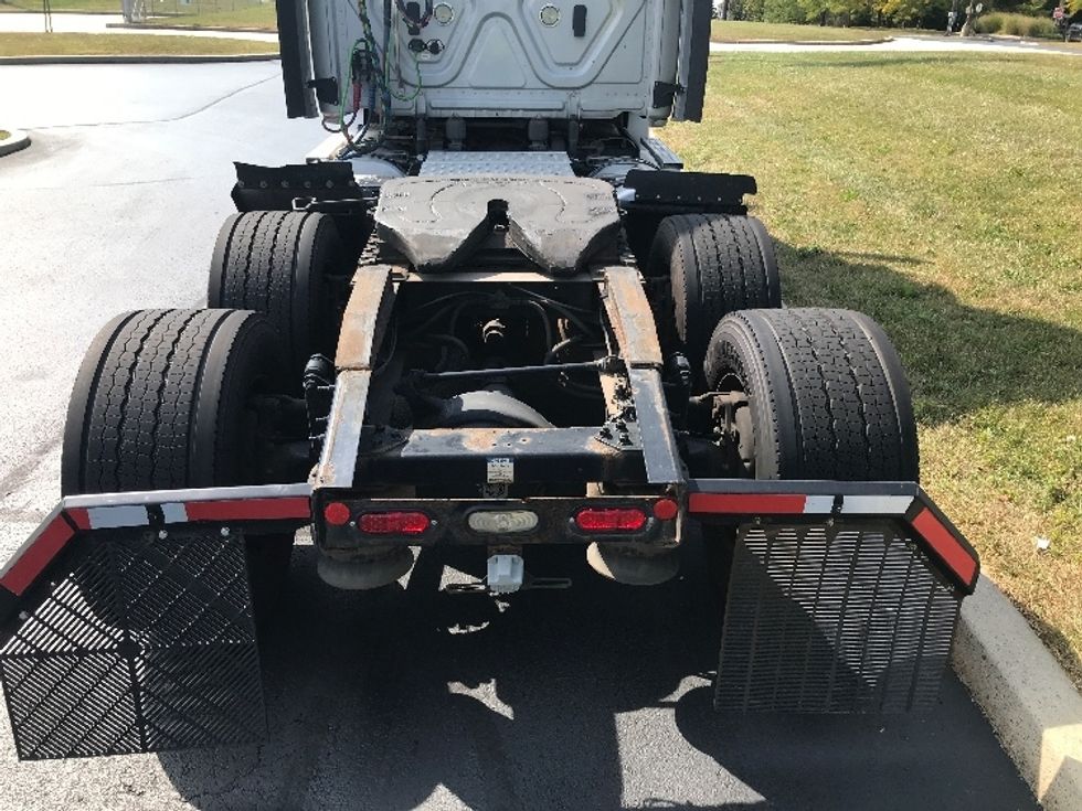 Day Cab Tractor-Heavy Duty Tractors-Freightliner-2020-T12664ST-Allentown-PA-377,948\n\t\tmiles-$ 59,500 - Image 6