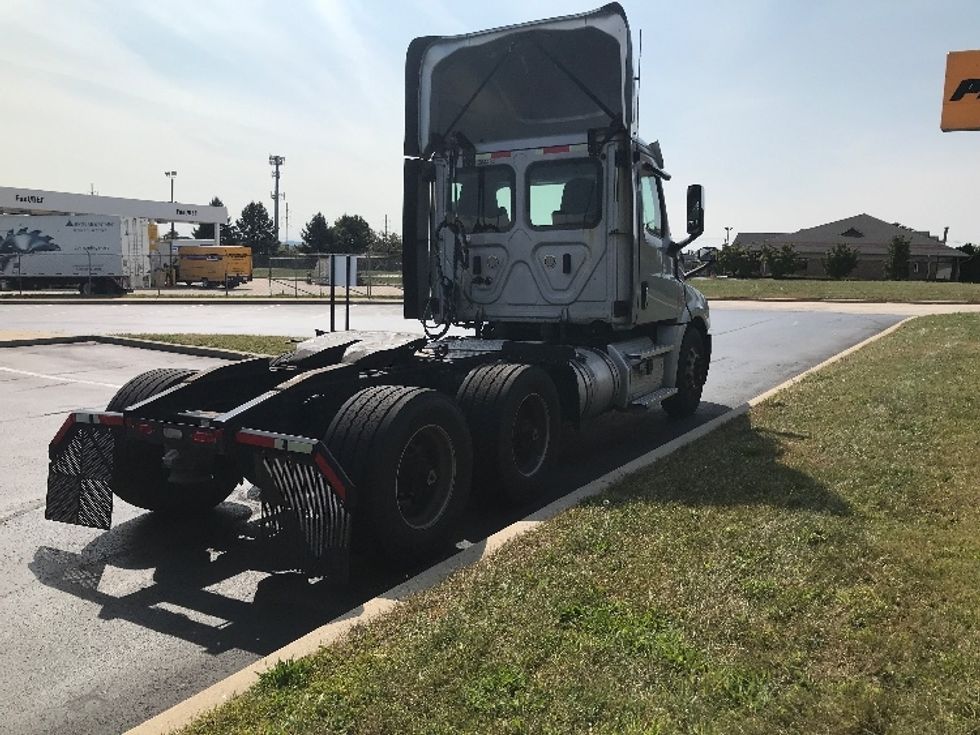 Day Cab Tractor-Heavy Duty Tractors-Freightliner-2020-T12664ST-Allentown-PA-377,948\n\t\tmiles-$ 59,500 - Image 7