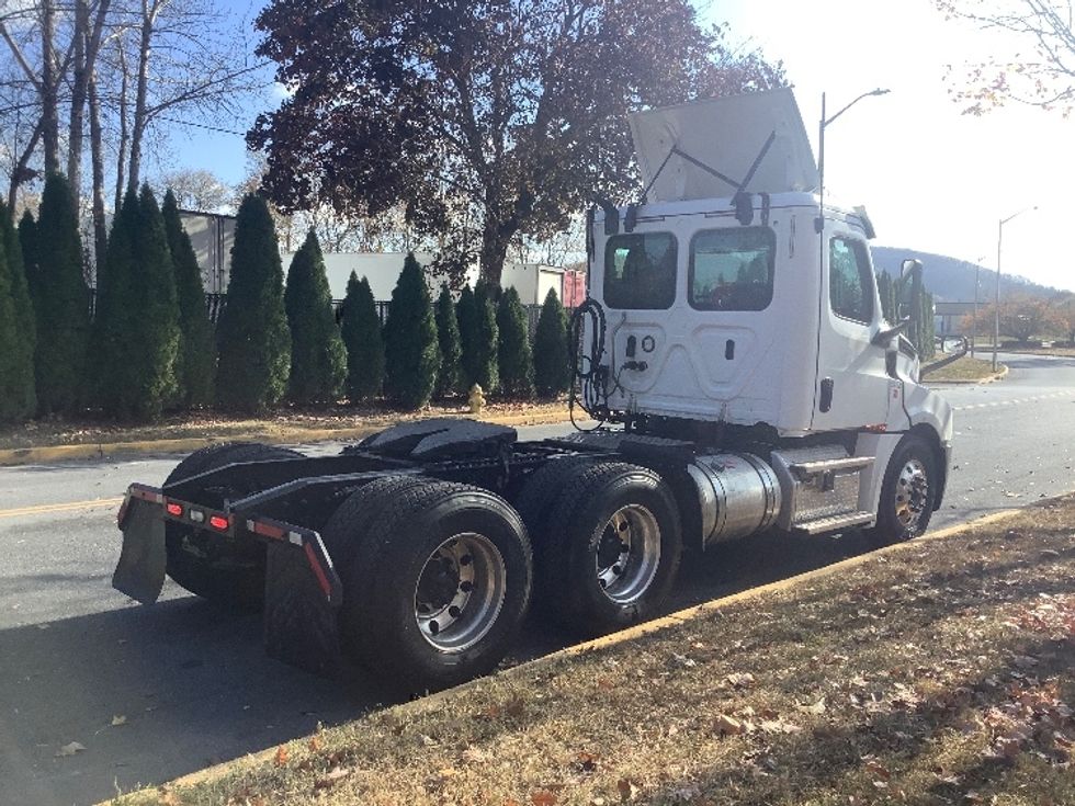 Day Cab Tractor-Heavy Duty Tractors-Freightliner-2020-T12664ST-Allentown-PA-399,060\n\t\tmiles-$ 56,000 - Image 7