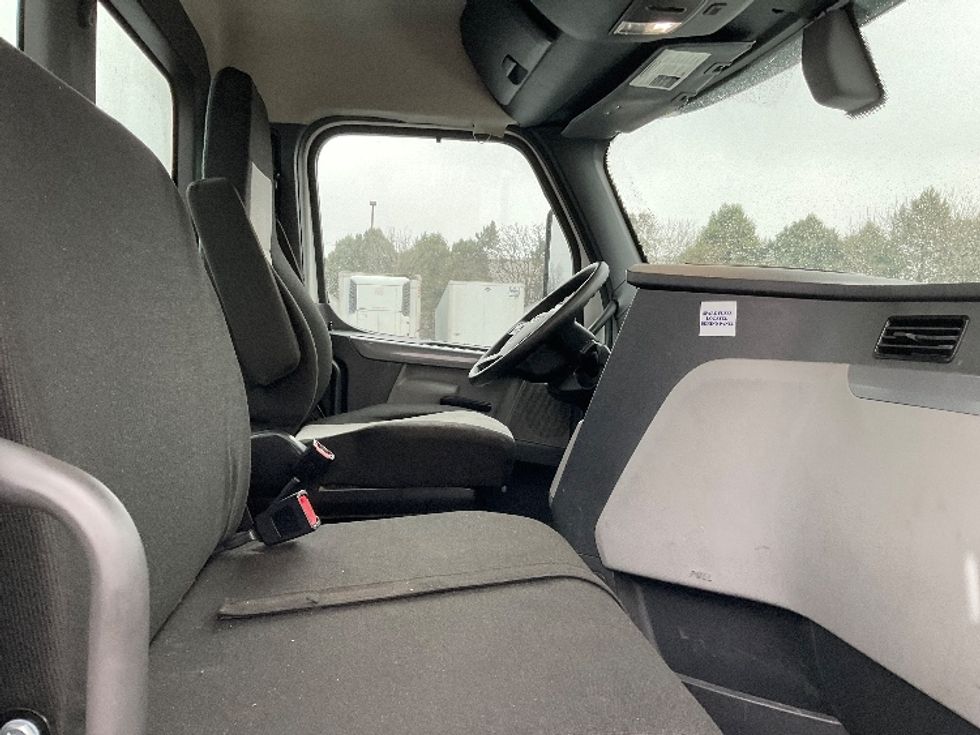 Day Cab Tractor-Heavy Duty Tractors-Freightliner-2020-T12664ST-Allentown-PA-406,758\n\t\tmiles-$ 56,250 - Image 14