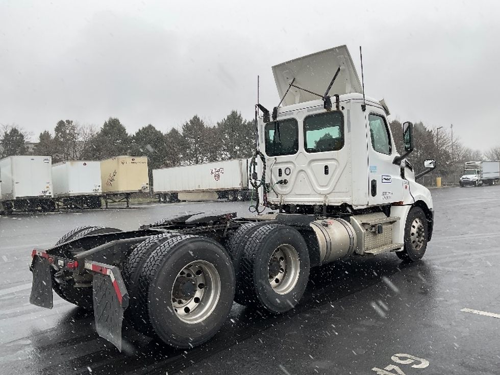 Day Cab Tractor-Heavy Duty Tractors-Freightliner-2020-T12664ST-Allentown-PA-406,758\n\t\tmiles-$ 56,250 - Image 7