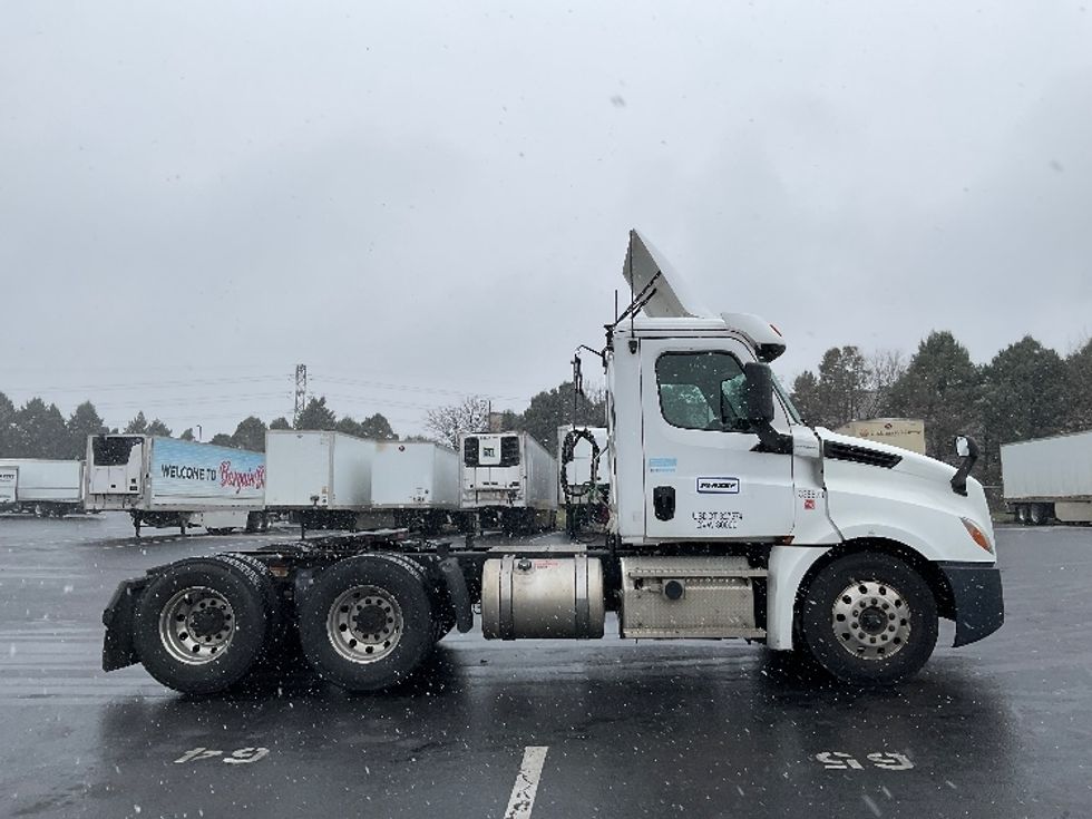 Day Cab Tractor-Heavy Duty Tractors-Freightliner-2020-T12664ST-Allentown-PA-406,758\n\t\tmiles-$ 56,250 - Image 8