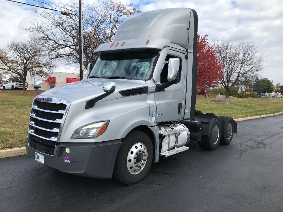 Day Cab Tractor-Heavy Duty Tractors-Freightliner-2020-T12664ST-Allentown-PA-409,372\n\t\tmiles-$ 44,750 - Image 3