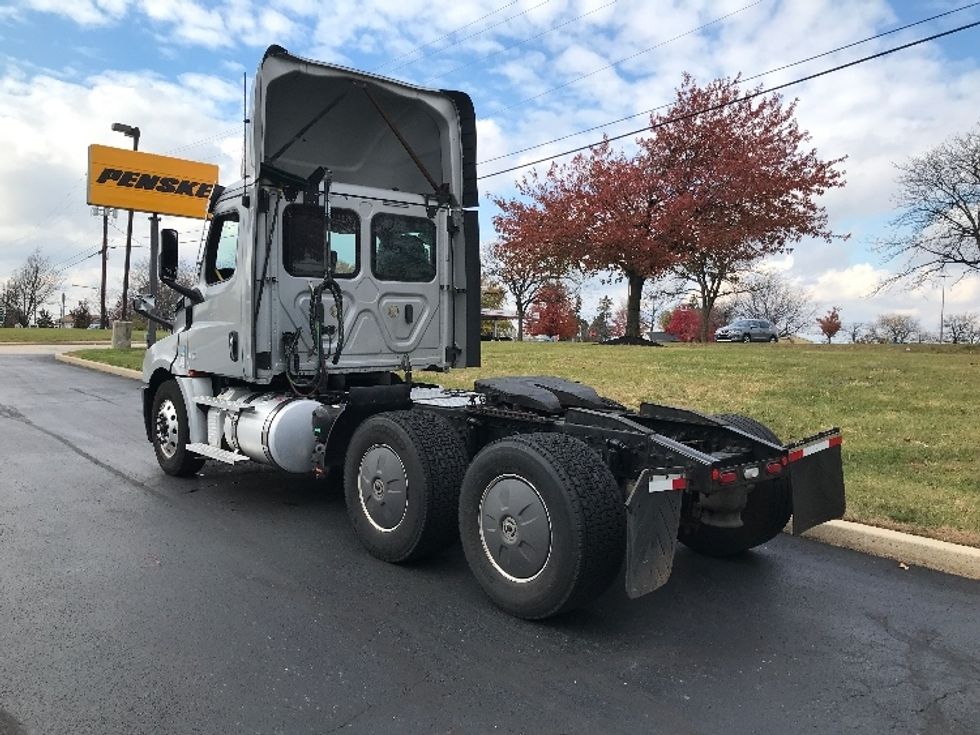 Day Cab Tractor-Heavy Duty Tractors-Freightliner-2020-T12664ST-Allentown-PA-409,372\n\t\tmiles-$ 44,750 - Image 5