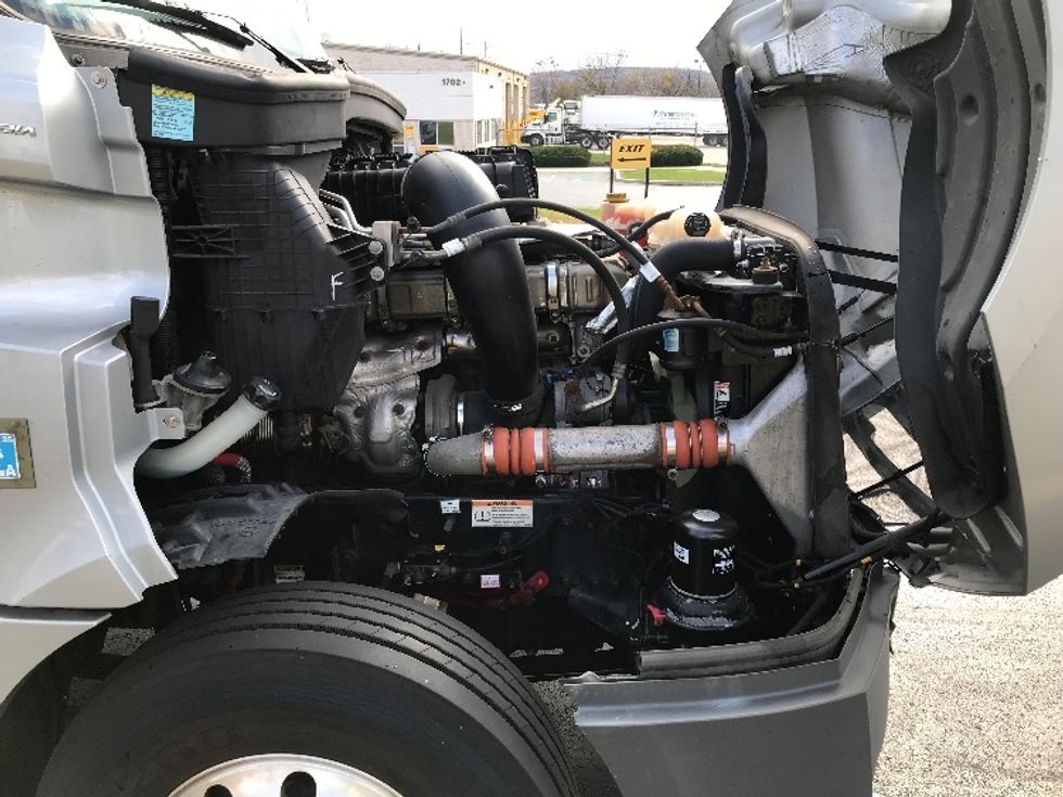 Day Cab Tractor-Heavy Duty Tractors-Freightliner-2020-T12664ST-Allentown-PA-410,060\n\t\tmiles-$ 39,750 - Image 15