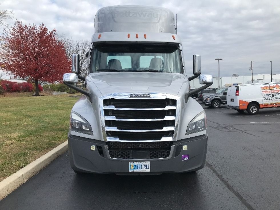Day Cab Tractor-Heavy Duty Tractors-Freightliner-2020-T12664ST-Allentown-PA-410,060\n\t\tmiles-$ 39,750 - Image 2