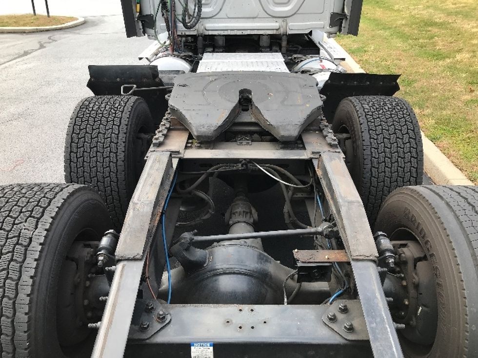 Day Cab Tractor-Heavy Duty Tractors-Freightliner-2020-T12664ST-Allentown-PA-410,060\n\t\tmiles-$ 39,750 - Image 6