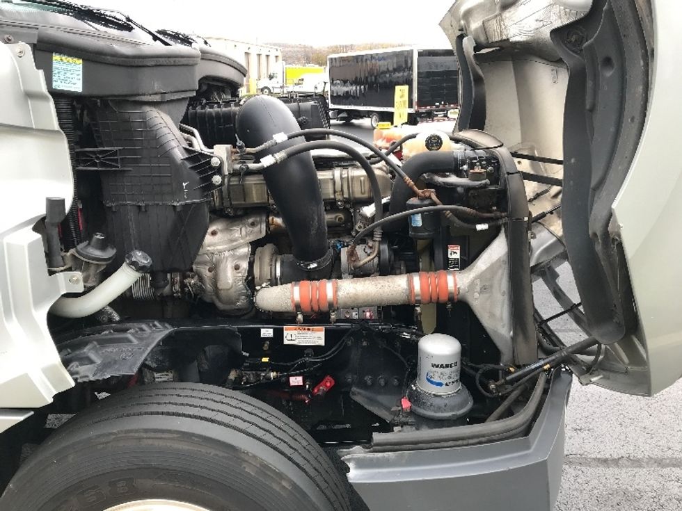 Day Cab Tractor-Heavy Duty Tractors-Freightliner-2020-T12664ST-Allentown-PA-412,780\n\t\tmiles-$ 39,500 - Image 15