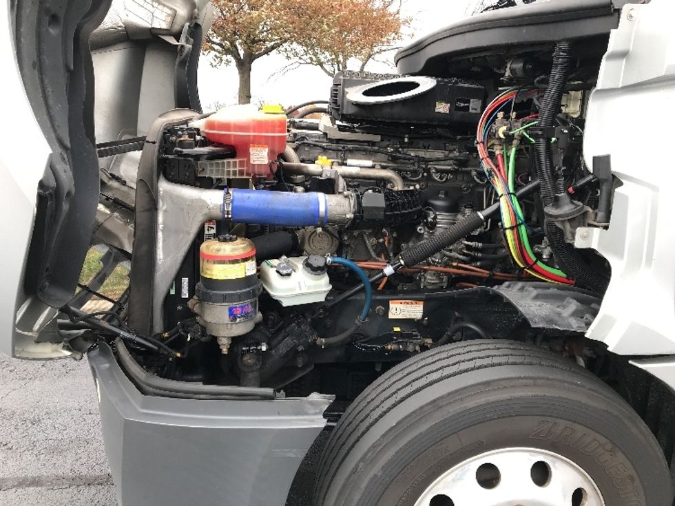 Day Cab Tractor-Heavy Duty Tractors-Freightliner-2020-T12664ST-Allentown-PA-412,780\n\t\tmiles-$ 39,500 - Image 16