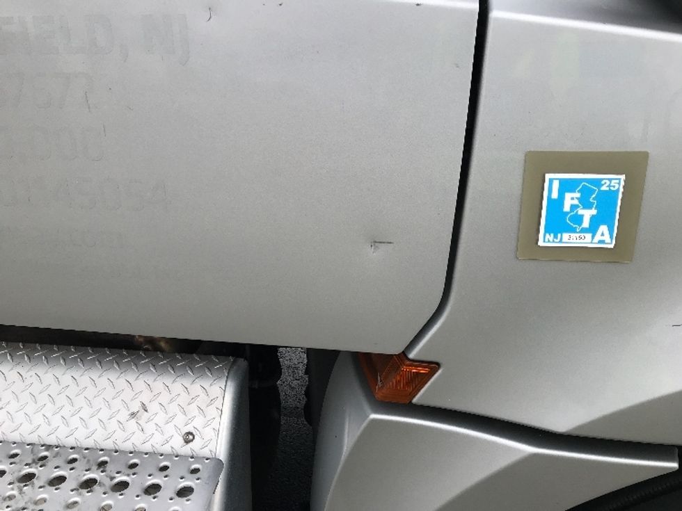 Day Cab Tractor-Heavy Duty Tractors-Freightliner-2020-T12664ST-Allentown-PA-412,780\n\t\tmiles-$ 39,500 - Image 18