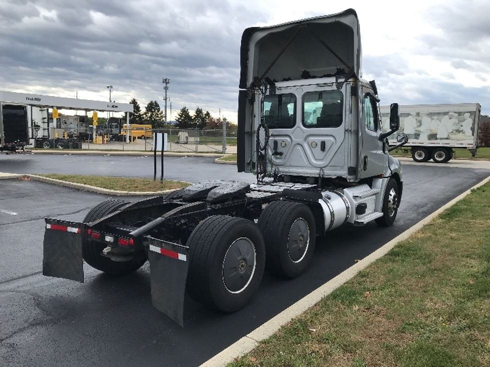 Day Cab Tractor-Heavy Duty Tractors-Freightliner-2020-T12664ST-Allentown-PA-412,780\n\t\tmiles-$ 39,500 - Image 7