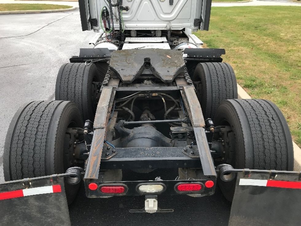 Day Cab Tractor-Heavy Duty Tractors-Freightliner-2020-T12664ST-Allentown-PA-412,780\n\t\tmiles-$ 44,750 - Image 6