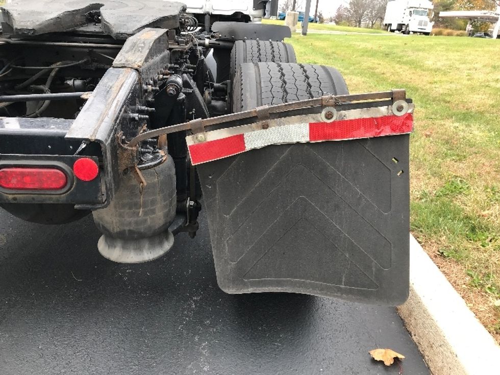 Day Cab Tractor-Heavy Duty Tractors-Freightliner-2020-T12664ST-Allentown-PA-420,158\n\t\tmiles-$ 39,750 - Image 17