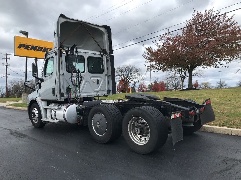Day Cab Tractor-Heavy Duty Tractors-Freightliner-2020-T12664ST-Allentown-PA-420,158\n\t\tmiles-$ 39,750 - Image 5