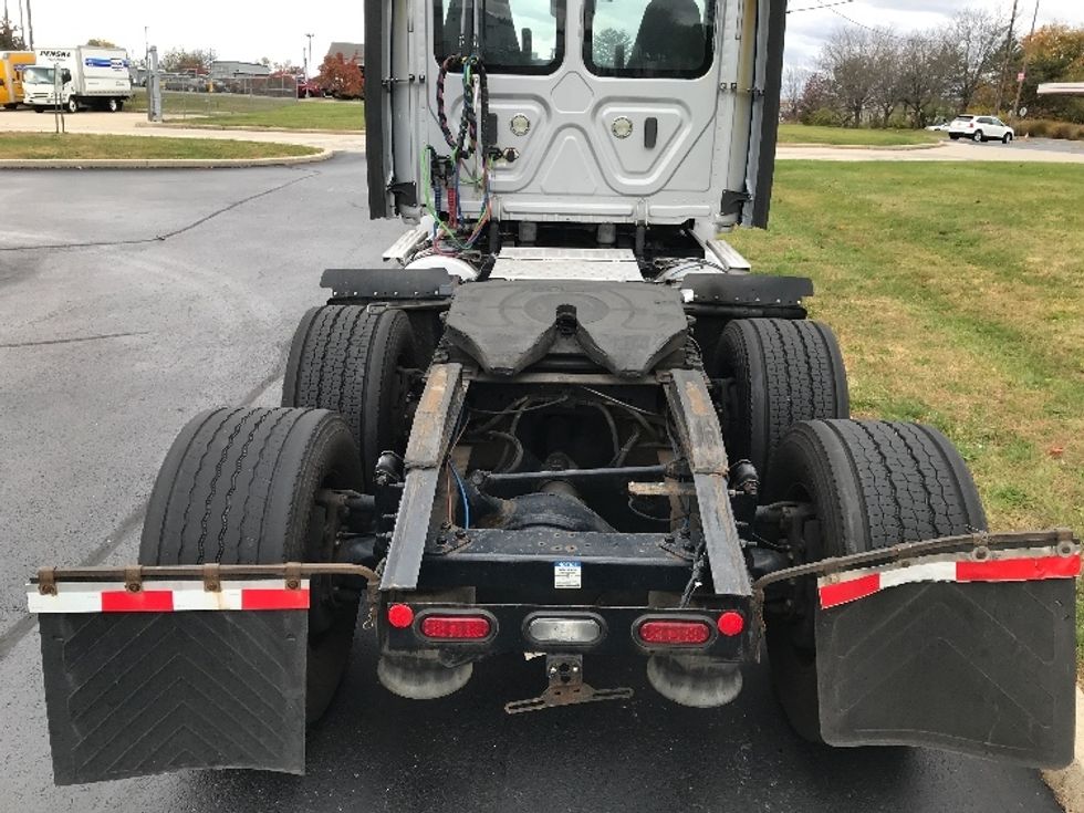 Day Cab Tractor-Heavy Duty Tractors-Freightliner-2020-T12664ST-Allentown-PA-420,158\n\t\tmiles-$ 39,750 - Image 6