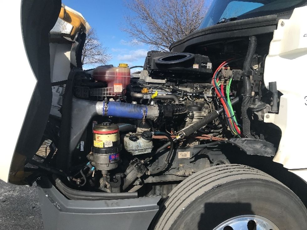 Day Cab Tractor-Heavy Duty Tractors-Freightliner-2020-T12664ST-Allentown-PA-425,120\n\t\tmiles-$ 59,250 - Image 16