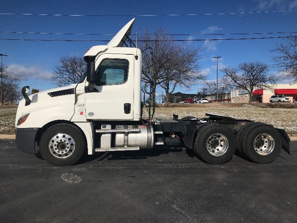 Day Cab Tractor-Heavy Duty Tractors-Freightliner-2020-T12664ST-Allentown-PA-425,120\n\t\tmiles-$ 59,250 - Image 4