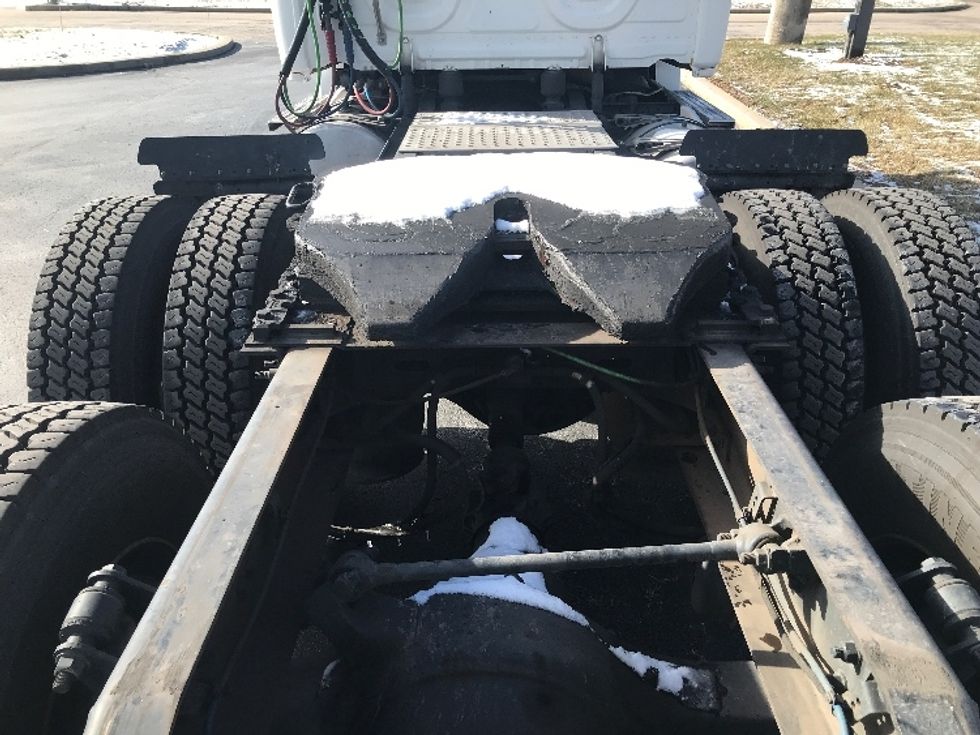 Day Cab Tractor-Heavy Duty Tractors-Freightliner-2020-T12664ST-Allentown-PA-425,120\n\t\tmiles-$ 59,250 - Image 6