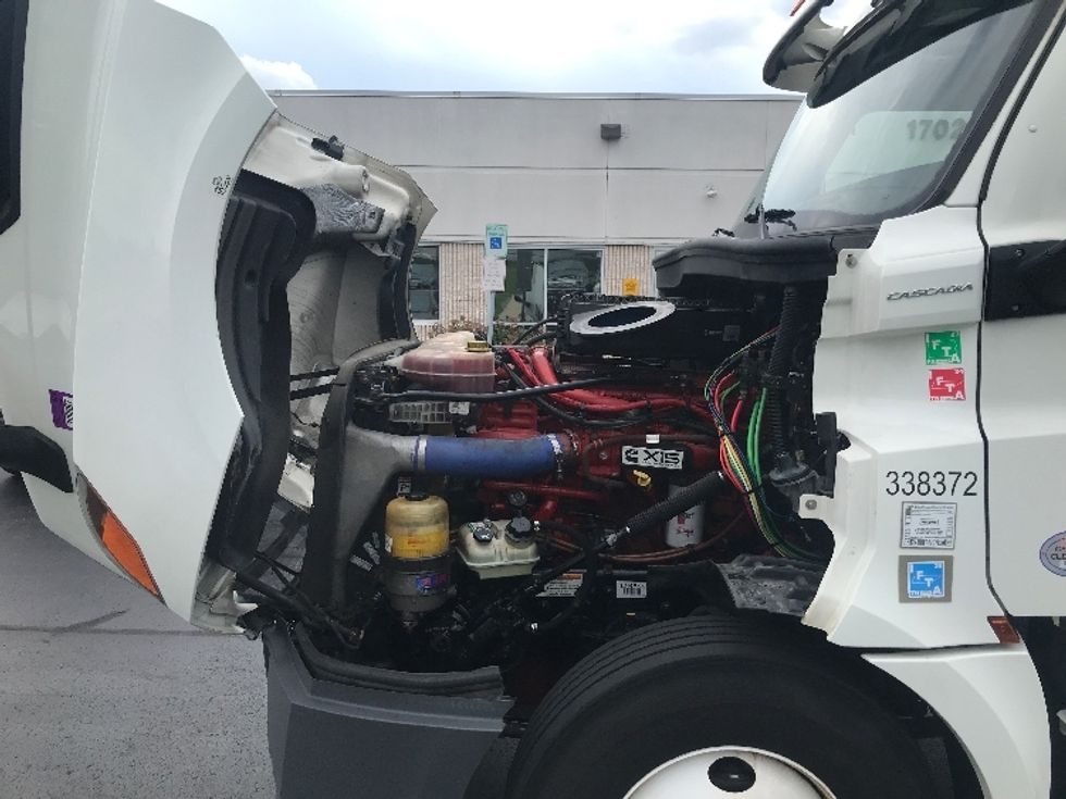 Day Cab Tractor-Heavy Duty Tractors-Freightliner-2020-T12664ST-Allentown-PA-449,852\n\t\tmiles-$ 47,500 - Image 16