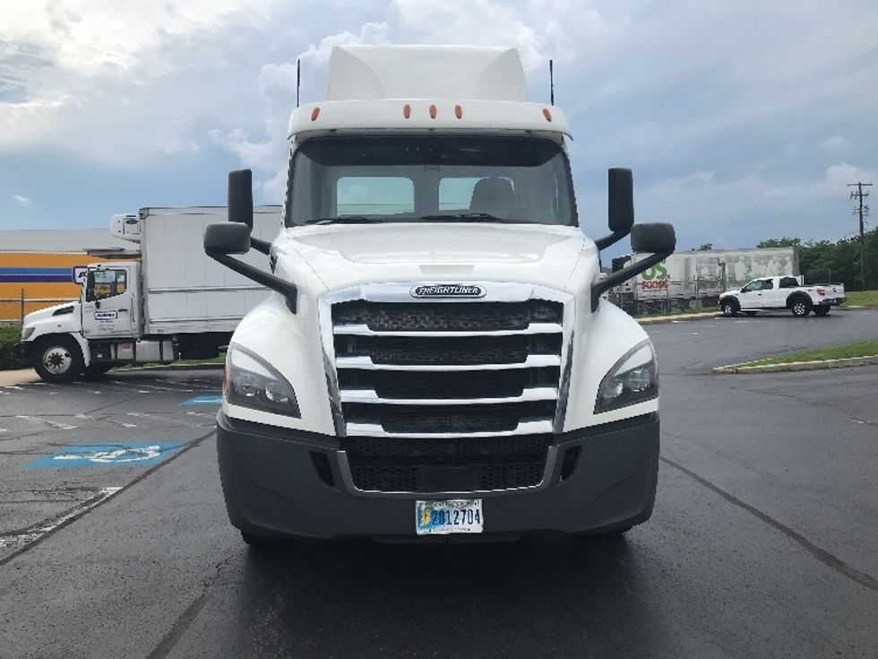 Day Cab Tractor-Heavy Duty Tractors-Freightliner-2020-T12664ST-Allentown-PA-449,852\n\t\tmiles-$ 47,500 - Image 2