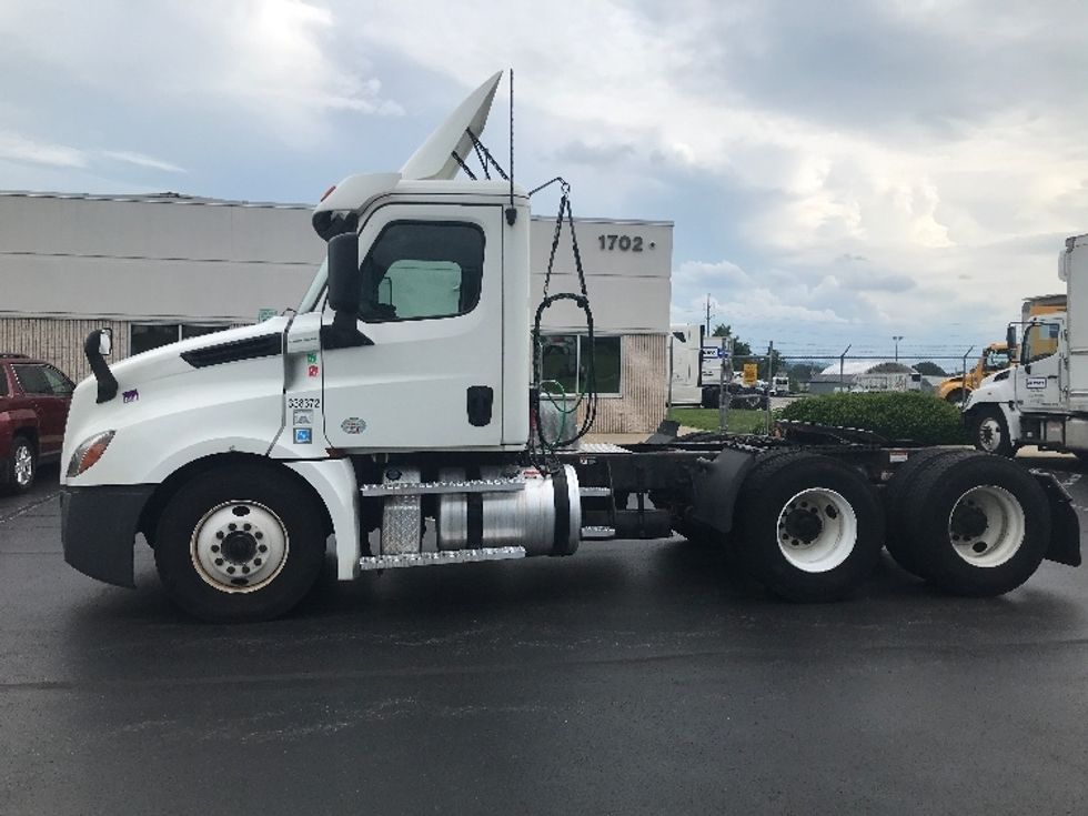 Day Cab Tractor-Heavy Duty Tractors-Freightliner-2020-T12664ST-Allentown-PA-449,852\n\t\tmiles-$ 47,500 - Image 4
