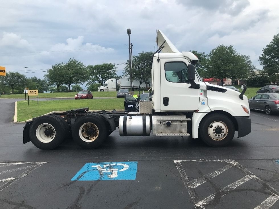 Day Cab Tractor-Heavy Duty Tractors-Freightliner-2020-T12664ST-Allentown-PA-449,852\n\t\tmiles-$ 47,500 - Image 8