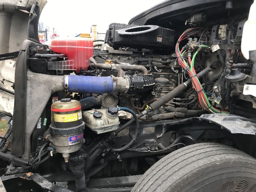 Day Cab Tractor-Heavy Duty Tractors-Freightliner-2020-T12664ST-Allentown-PA-482,352\n\t\tmiles-$ 42,750 - Image 16