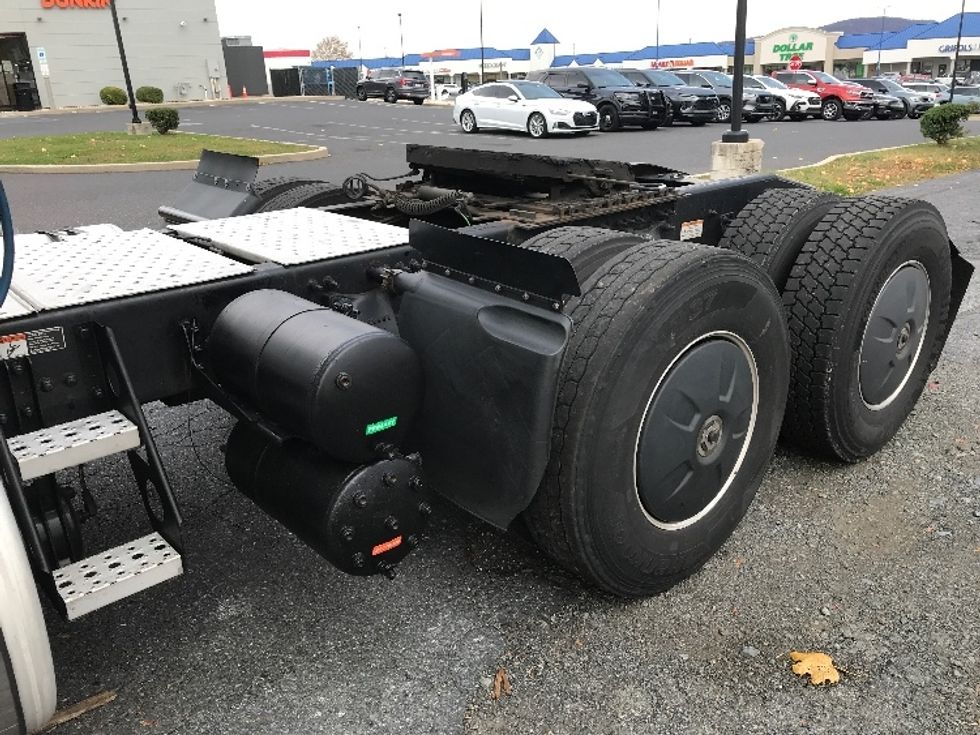 Day Cab Tractor-Heavy Duty Tractors-Freightliner-2020-T12664ST-Allentown-PA-482,352\n\t\tmiles-$ 42,750 - Image 17