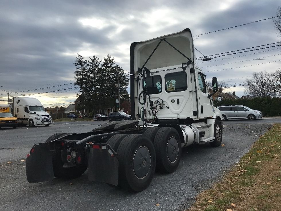 Day Cab Tractor-Heavy Duty Tractors-Freightliner-2020-T12664ST-Allentown-PA-482,352\n\t\tmiles-$ 42,750 - Image 7