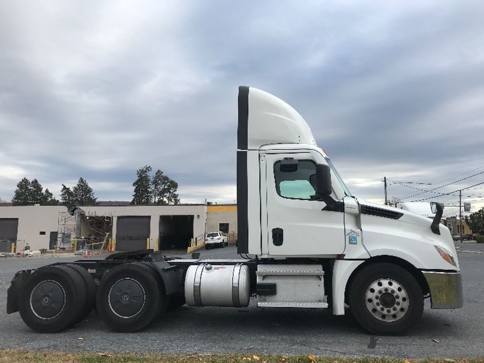 Day Cab Tractor-Heavy Duty Tractors-Freightliner-2020-T12664ST-Allentown-PA-482,352\n\t\tmiles-$ 42,750 - Image 8