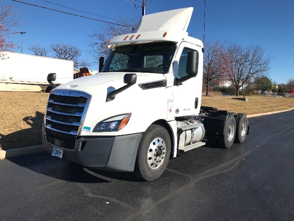 Day Cab Tractor-Heavy Duty Tractors-Freightliner-2020-T12664ST-Allentown-PA-510,000\n\t\tmiles-$ 50,000 - Image 3