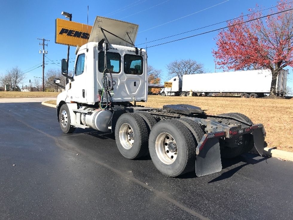 Day Cab Tractor-Heavy Duty Tractors-Freightliner-2020-T12664ST-Allentown-PA-510,000\n\t\tmiles-$ 50,000 - Image 5