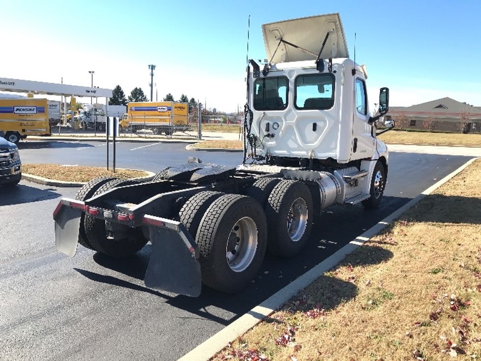 Day Cab Tractor-Heavy Duty Tractors-Freightliner-2020-T12664ST-Allentown-PA-510,000\n\t\tmiles-$ 50,000 - Image 7