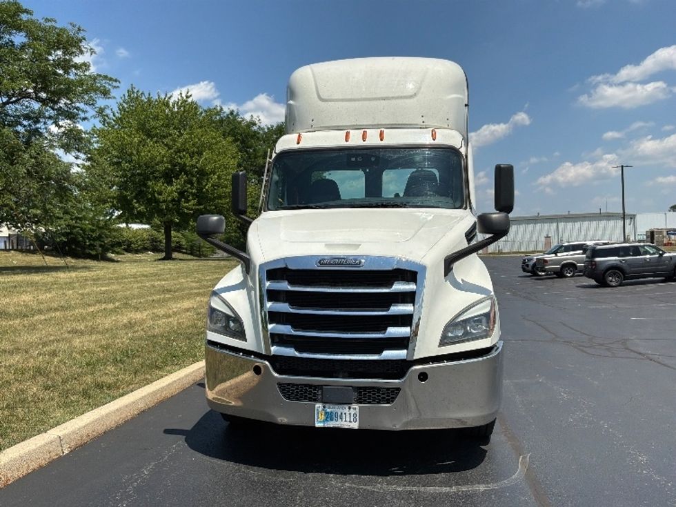 Day Cab Tractor-Heavy Duty Tractors-Freightliner-2020-T12664ST-Allentown-PA-511,502\n\t\tmiles-$ 43,500 - Image 2