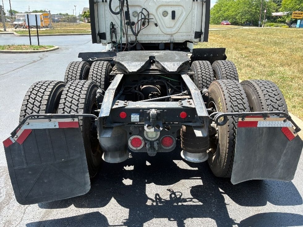 Day Cab Tractor-Heavy Duty Tractors-Freightliner-2020-T12664ST-Allentown-PA-511,502\n\t\tmiles-$ 43,500 - Image 6