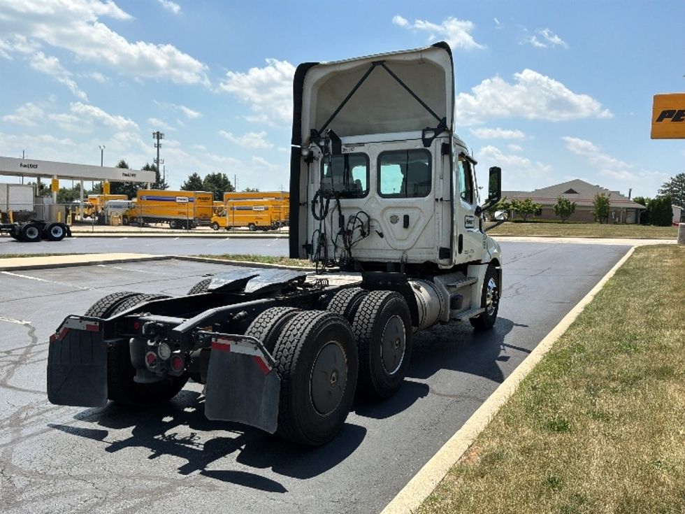 Day Cab Tractor-Heavy Duty Tractors-Freightliner-2020-T12664ST-Allentown-PA-511,502\n\t\tmiles-$ 43,500 - Image 8
