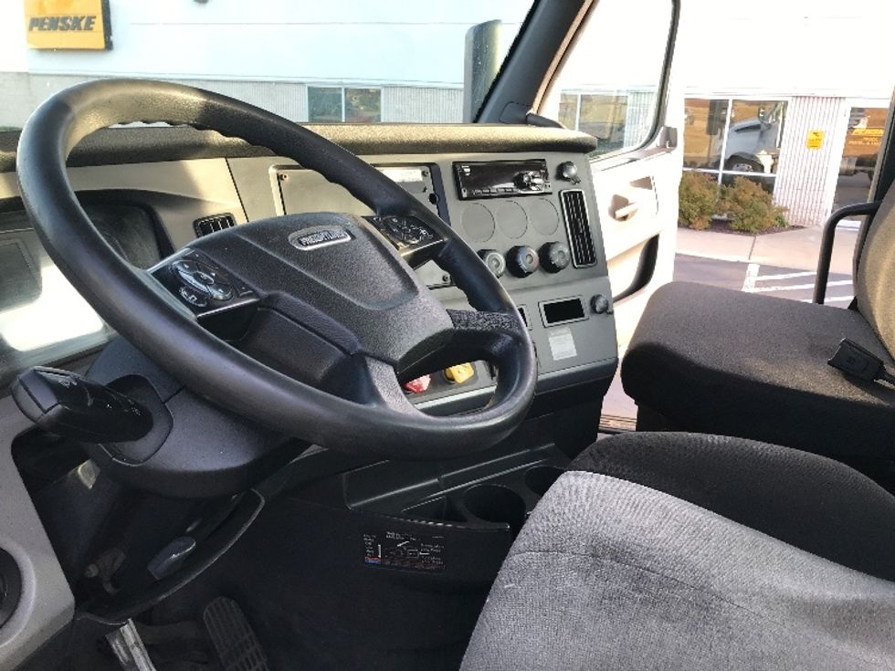 Day Cab Tractor-Heavy Duty Tractors-Freightliner-2020-T12664ST-Allentown-PA-529,094\n\t\tmiles-$ 45,500 - Image 10