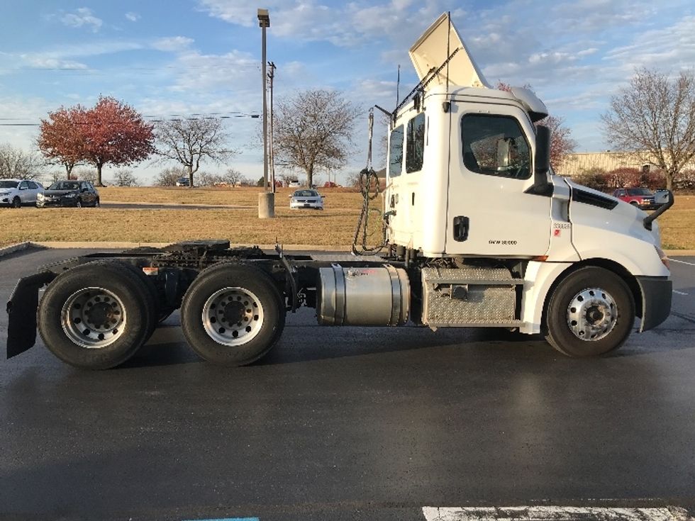 Day Cab Tractor-Heavy Duty Tractors-Freightliner-2020-T12664ST-Allentown-PA-529,094\n\t\tmiles-$ 45,500 - Image 8