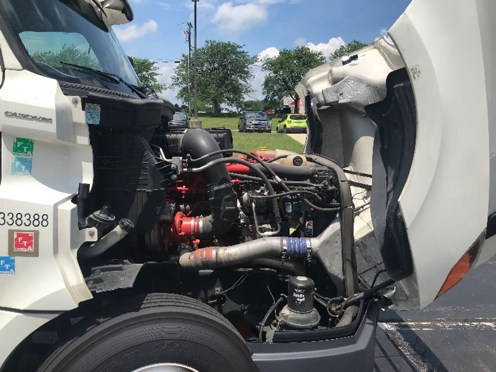 Day Cab Tractor-Heavy Duty Tractors-Freightliner-2020-T12664ST-Allentown-PA-552,423\n\t\tmiles-$ 39,250 - Image 15